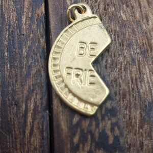 Best friends half of my heart pendant‎